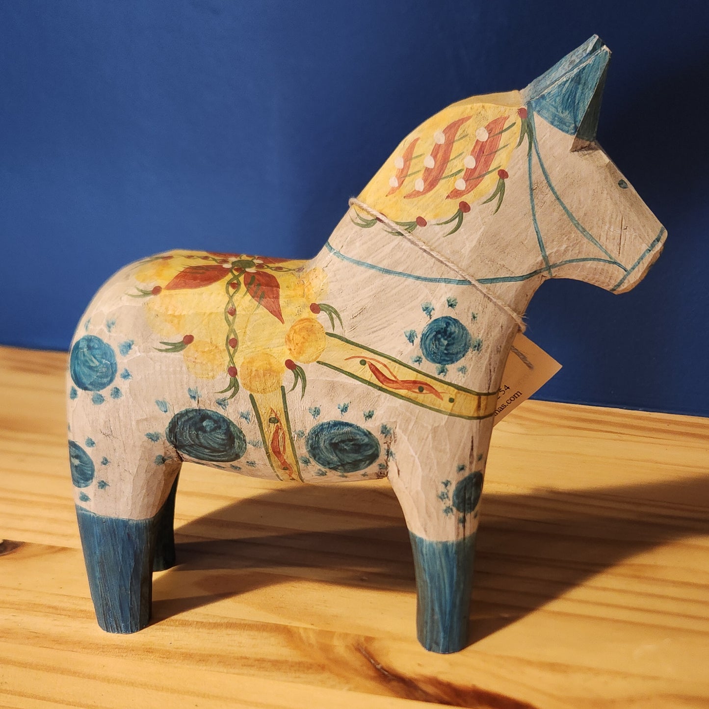 Dalahorse in White and Blue