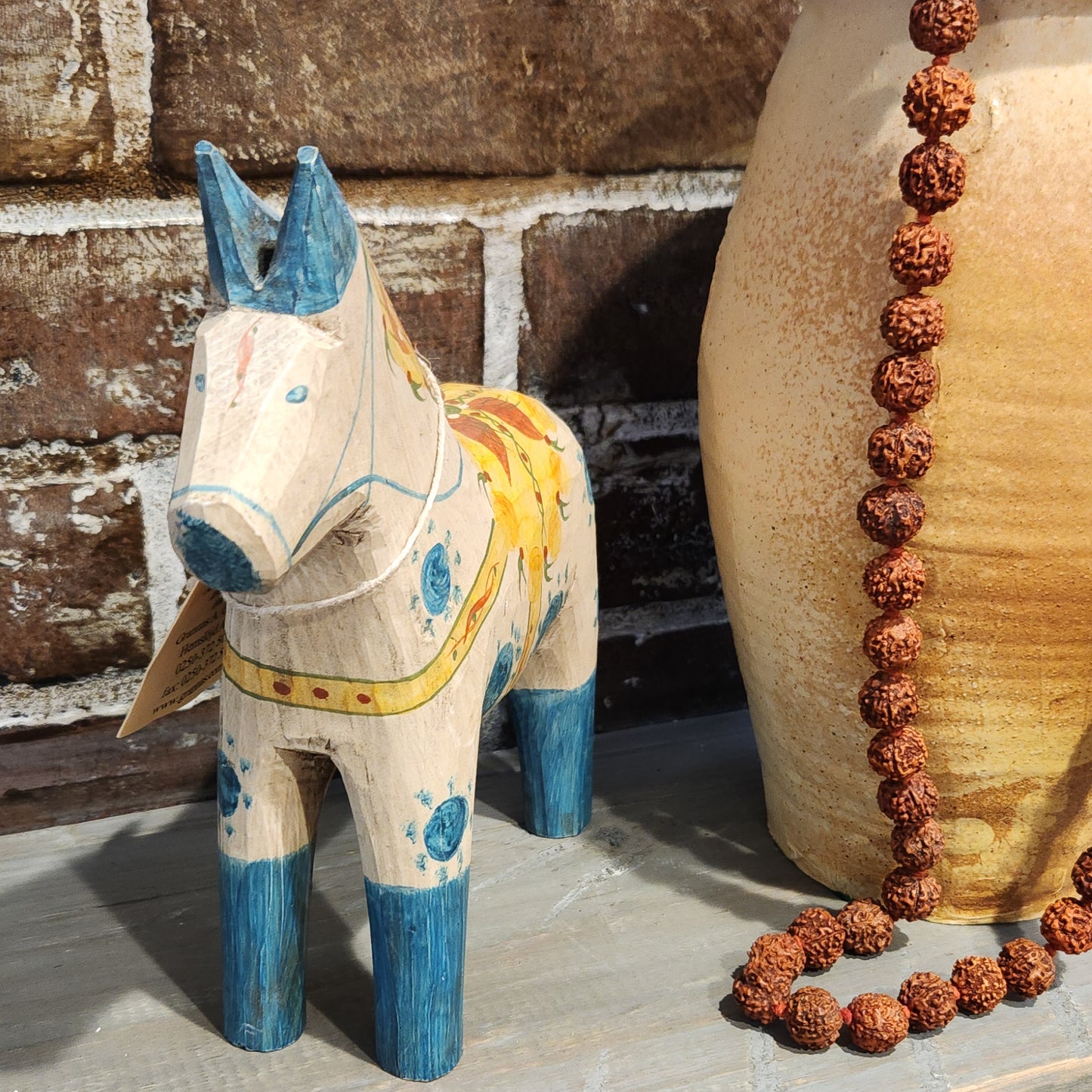 Dalahorse in White and Blue